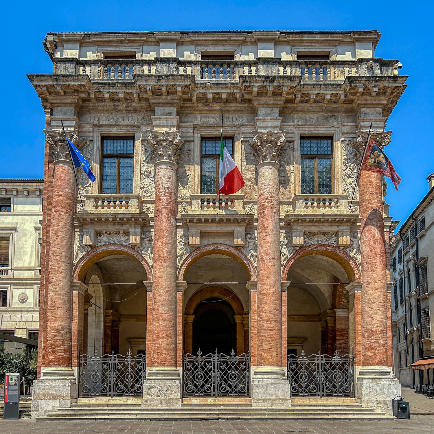 Loggia del Capitanato